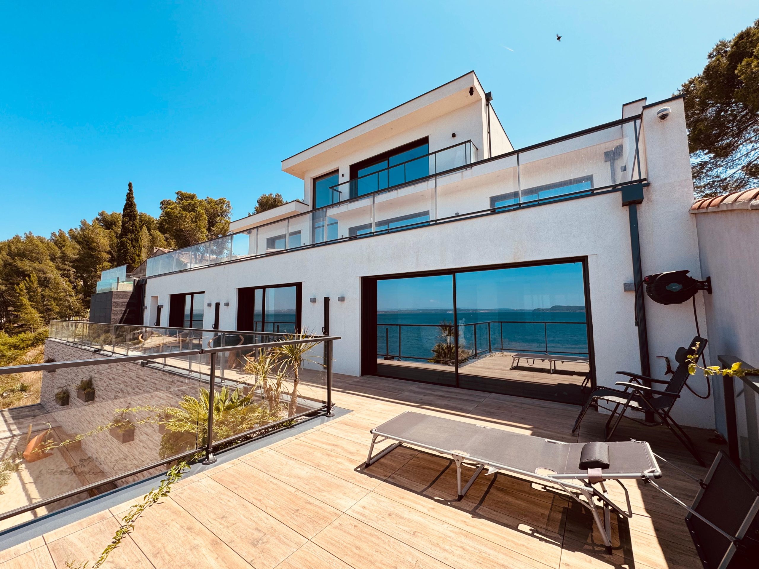 Façade et terrasse Mia Casa